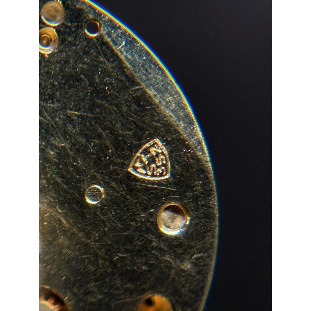 Unbranded vintage shields
